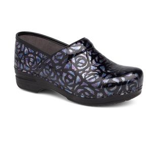 Dansko XP 2.0 Clogs